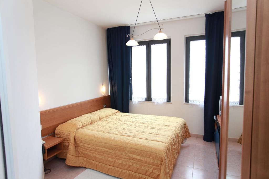 Hotel Athena Pesaro Room photo
