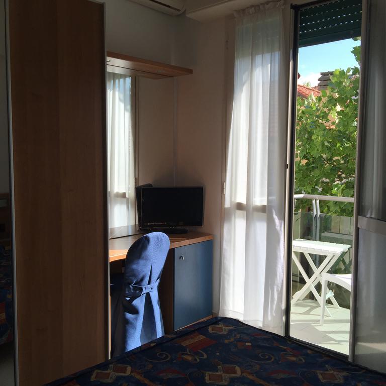 Hotel Athena Pesaro Exterior photo